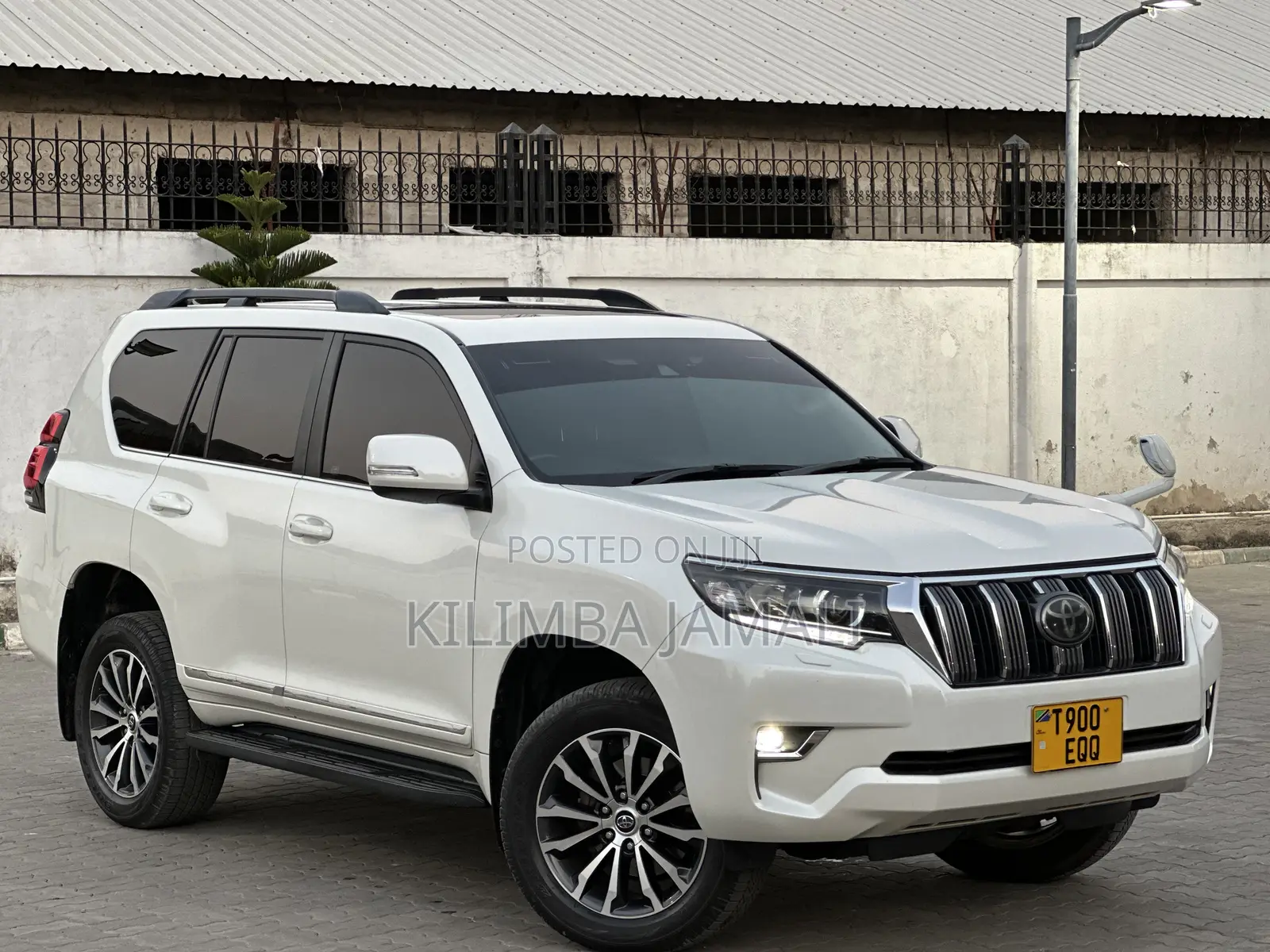 Toyota Land Cruiser Prado 2019 White