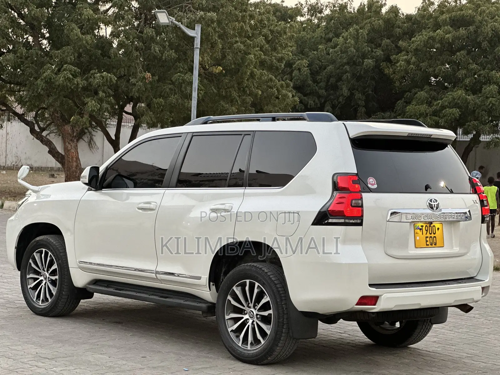 Toyota Land Cruiser Prado 2019 White