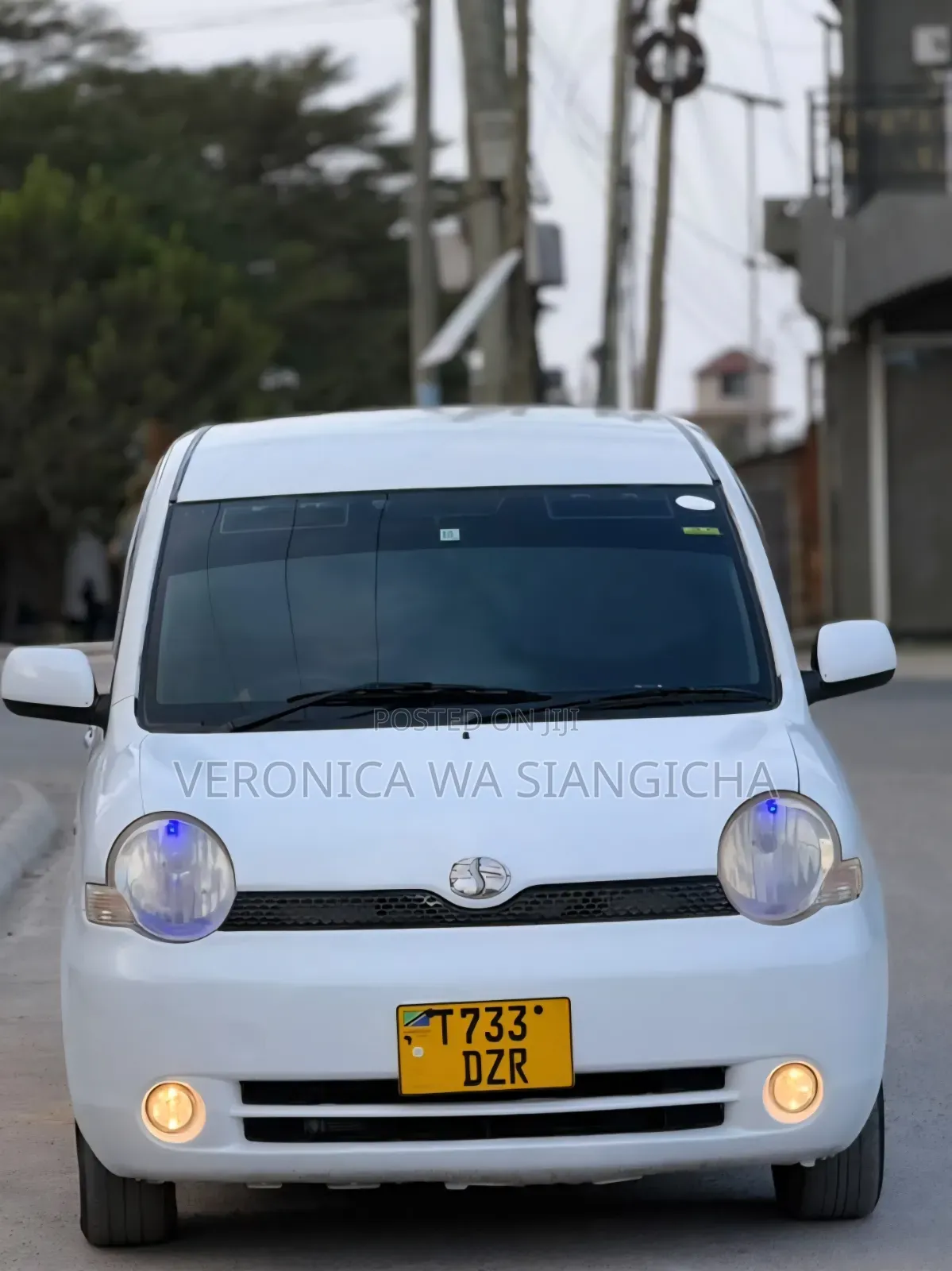 Toyota Sienta 2004