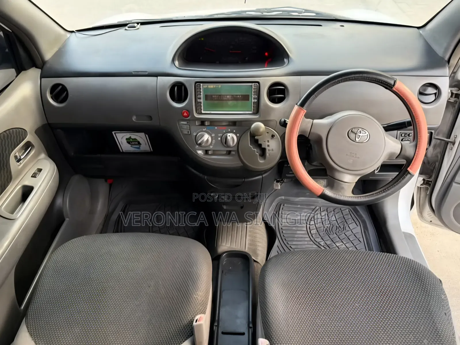 Toyota Sienta 2004
