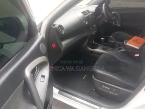 Toyota Vanguard 2011 White
