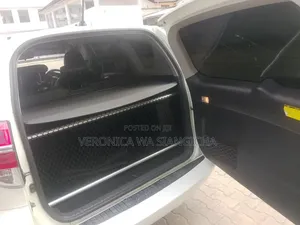 Toyota Vanguard 2011 White