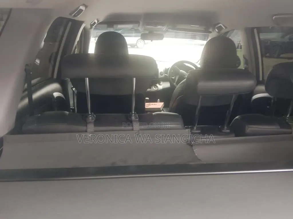 Toyota Vanguard 2011 White