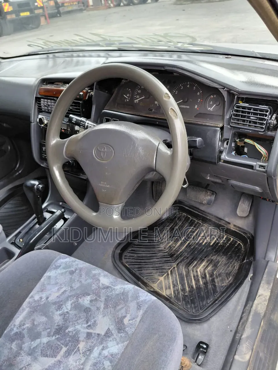 Toyota Carina 2000 Silver