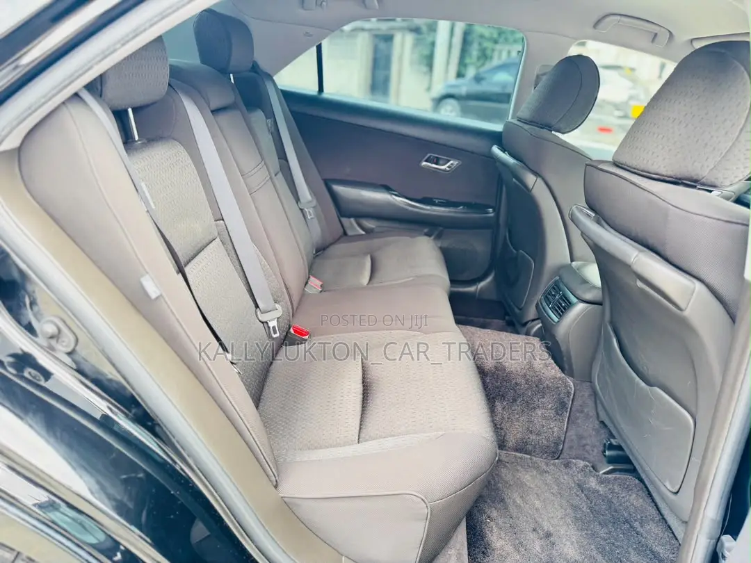 Toyota Crown 2009 Black