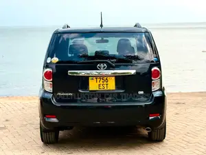 Toyota Corolla Rumion 2009 Black