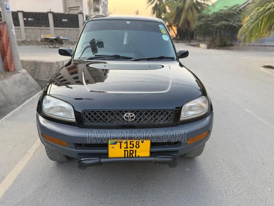 Toyota RAV4 1999 Black