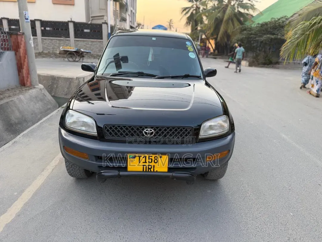 Toyota RAV4 1999 Black