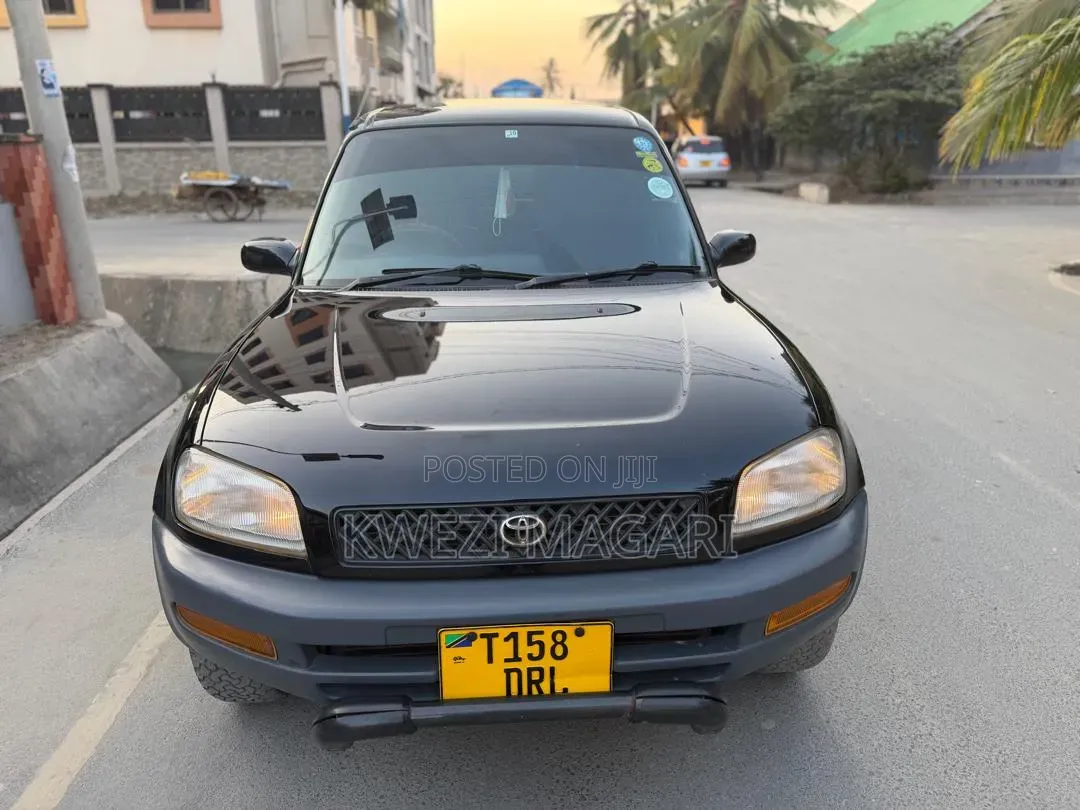 Toyota RAV4 1999 Black