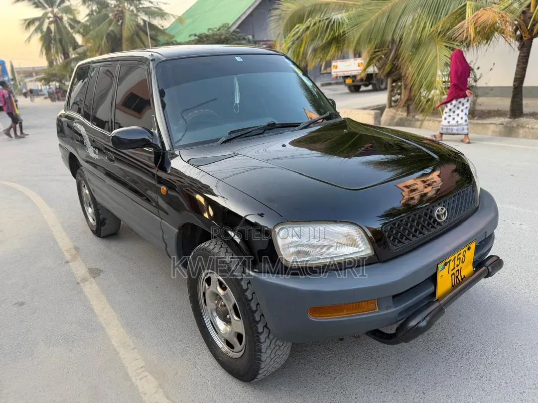Toyota RAV4 1999 Black