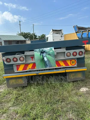 Trailer From Double Tyre