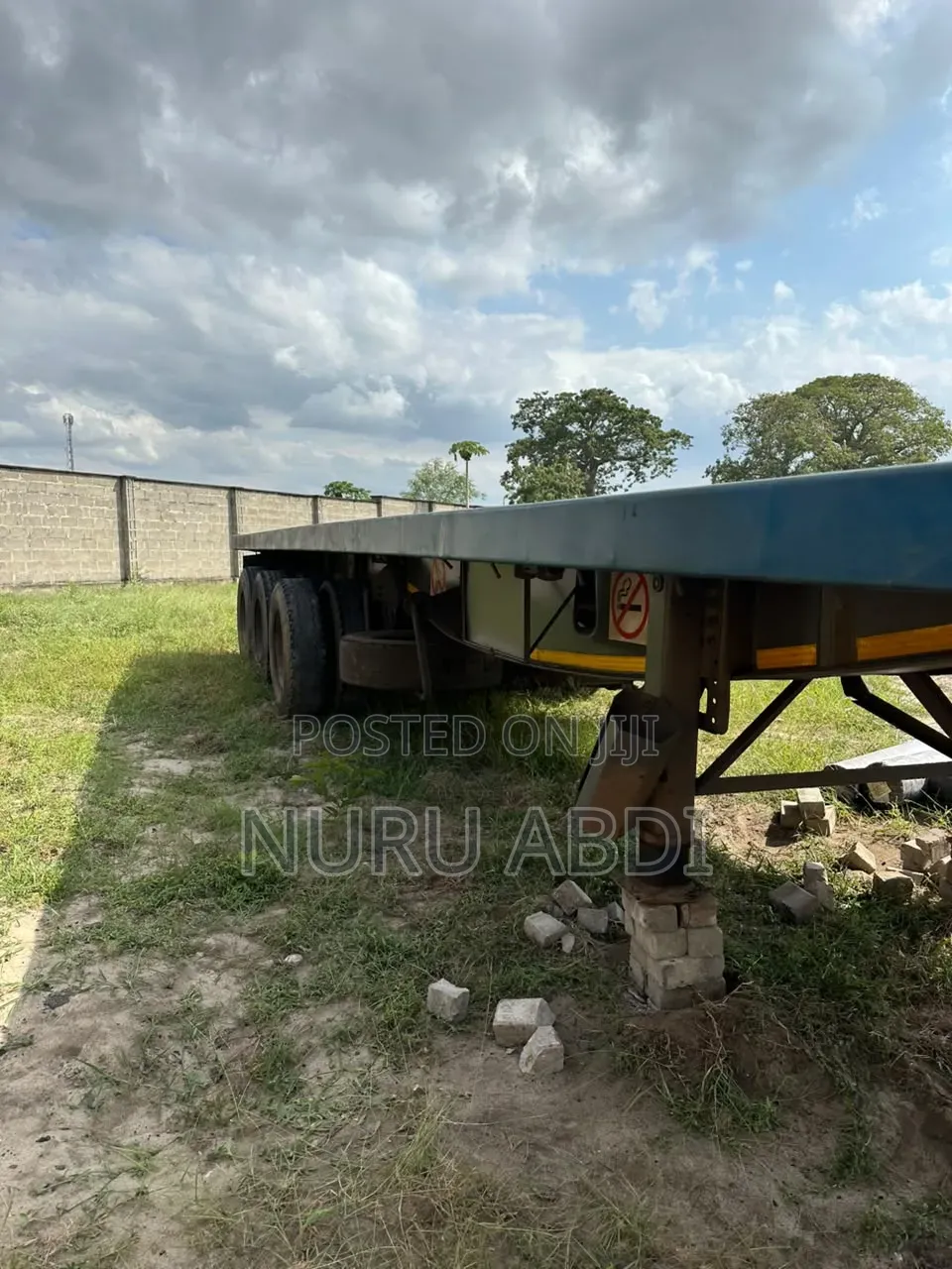 Trailer From Double Tyre