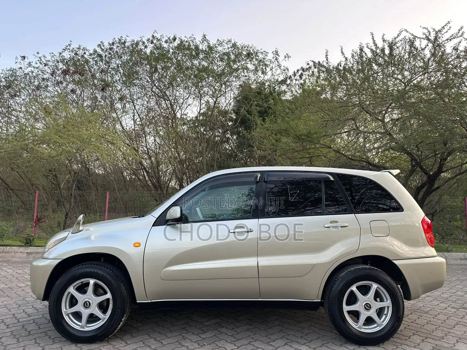 Toyota RAV4 Automatic 2003 Beige