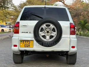 Toyota RAV4 Automatic 2003 White