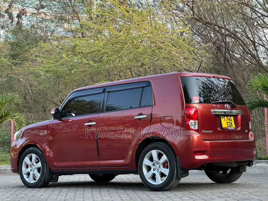 Toyota Corolla Rumion 2009 Maroon
