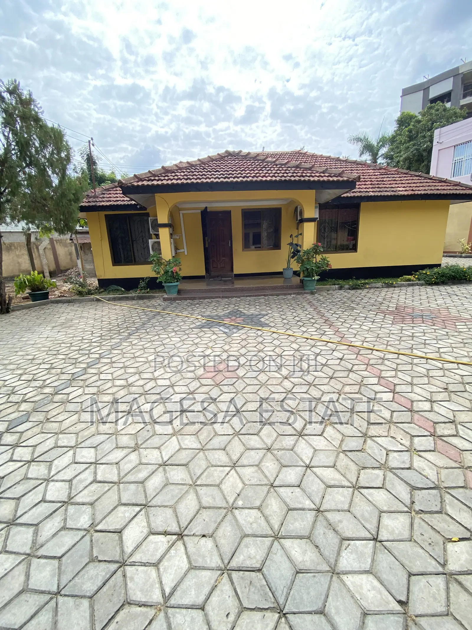 Furnished 2bdrm Villa in Oyster Bay for rent