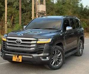Toyota Land Cruiser 2023 Gray