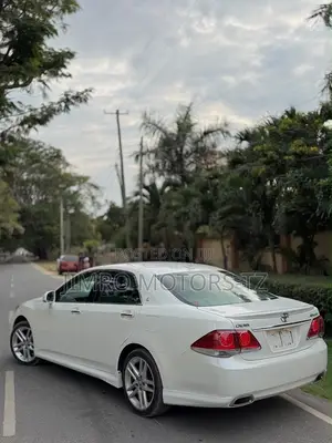 Toyota Crown 2010 White