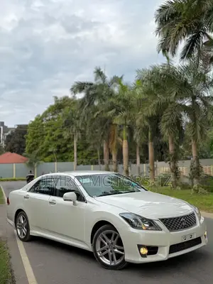 Toyota Crown 2010 White