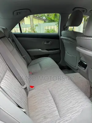 Toyota Crown 2010 White