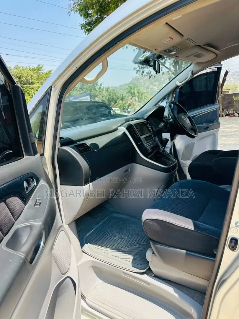 Toyota Alphard 2003 Silver