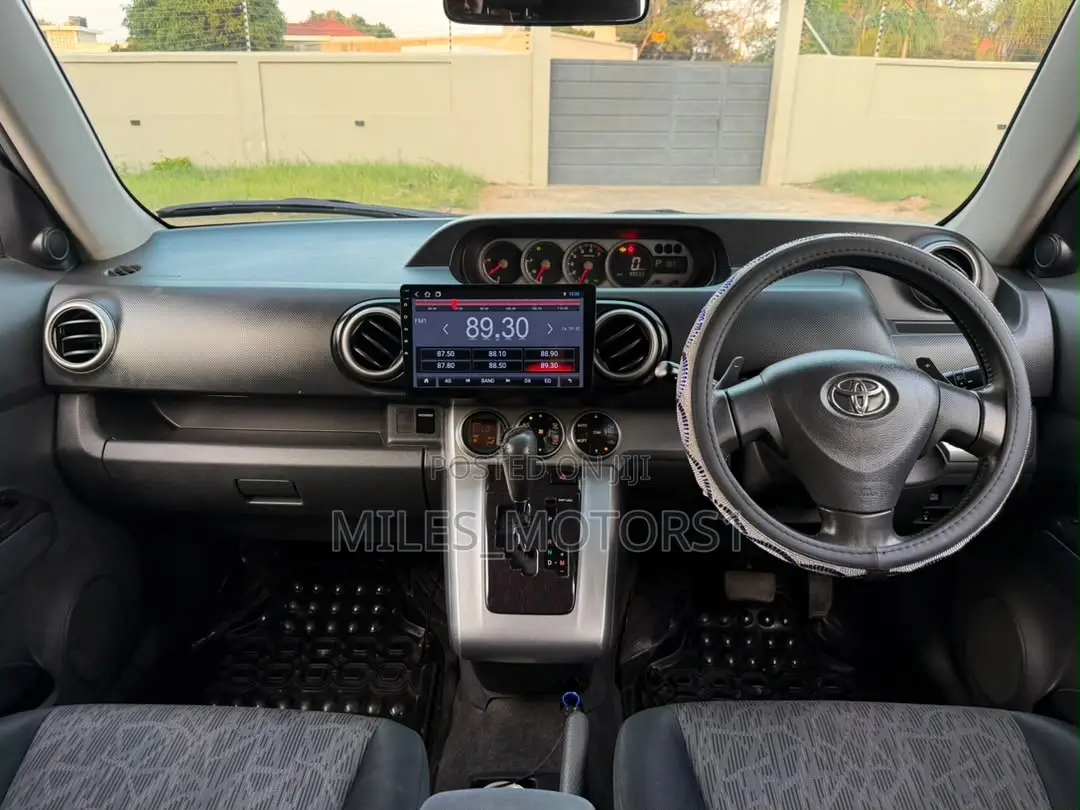 Toyota Corolla Rumion 2011 Blue