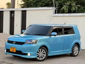 Toyota Corolla Rumion 2011 Blue