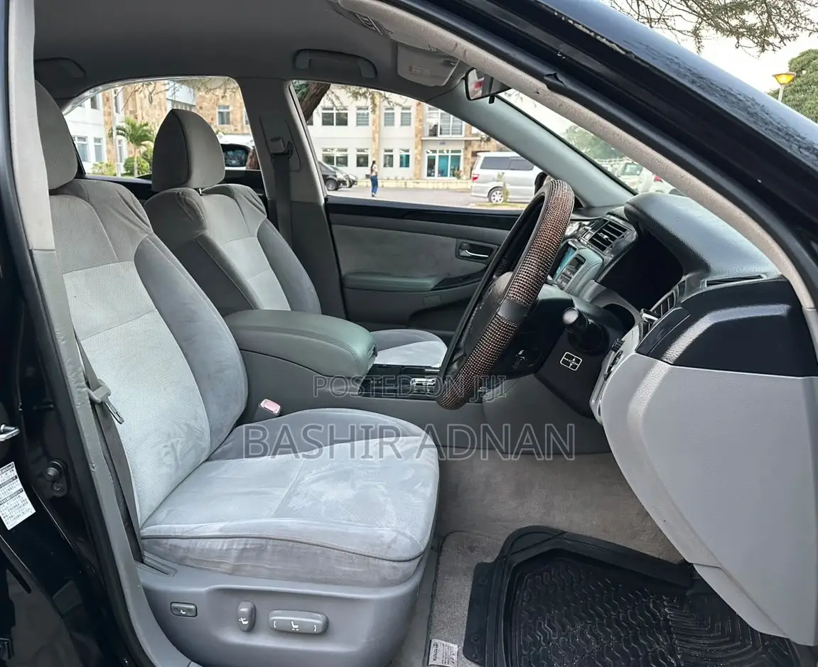Toyota Crown 2005 Black