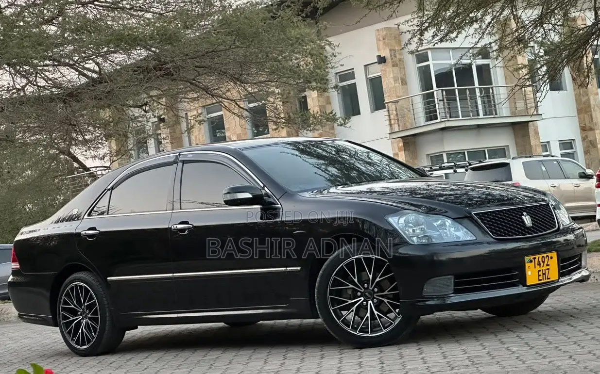 Toyota Crown 2005 Black