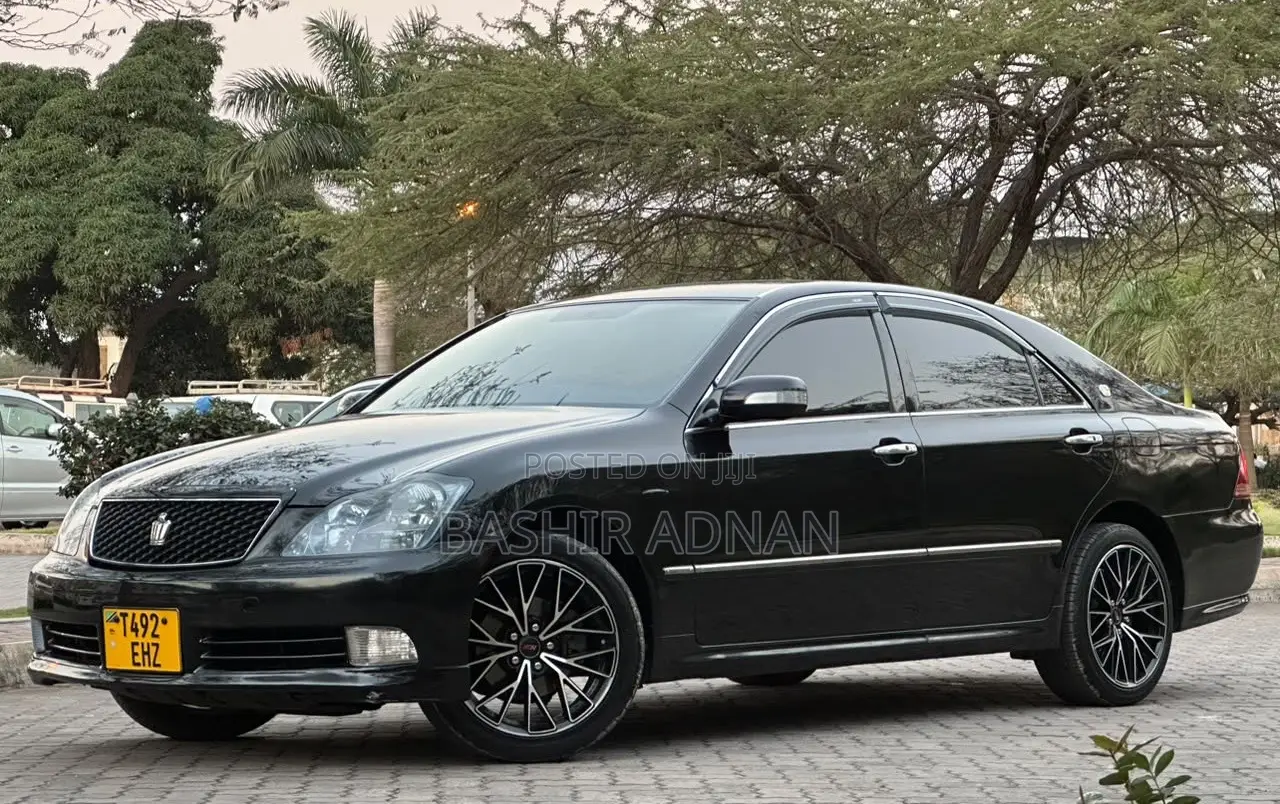 Toyota Crown 2005 Black
