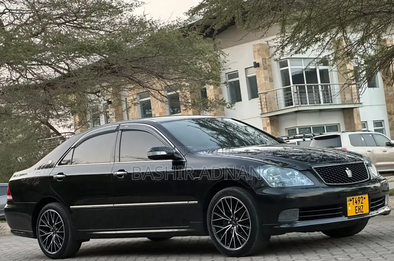 Toyota Crown 2005 Black
