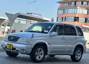 Suzuki Escudo 2002 Silver