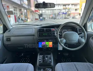 Suzuki Escudo 2002 Silver