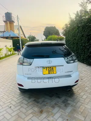 Toyota Harrier 2005 White
