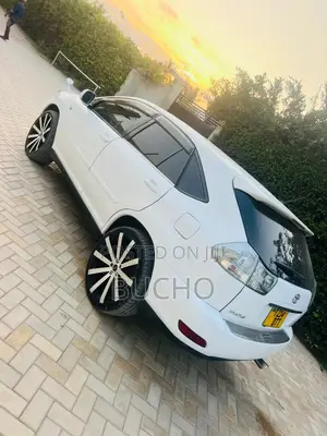 Toyota Harrier 2005 White