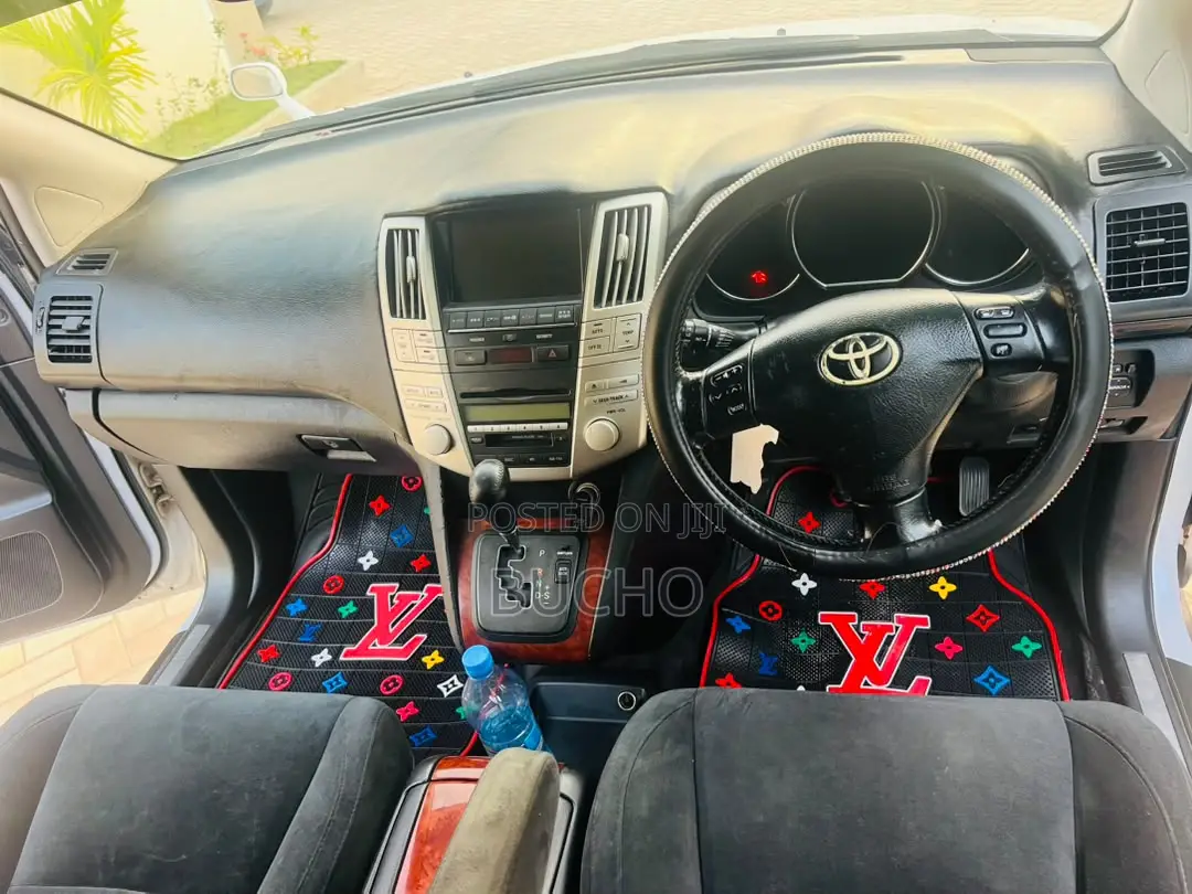 Toyota Harrier 2005 White