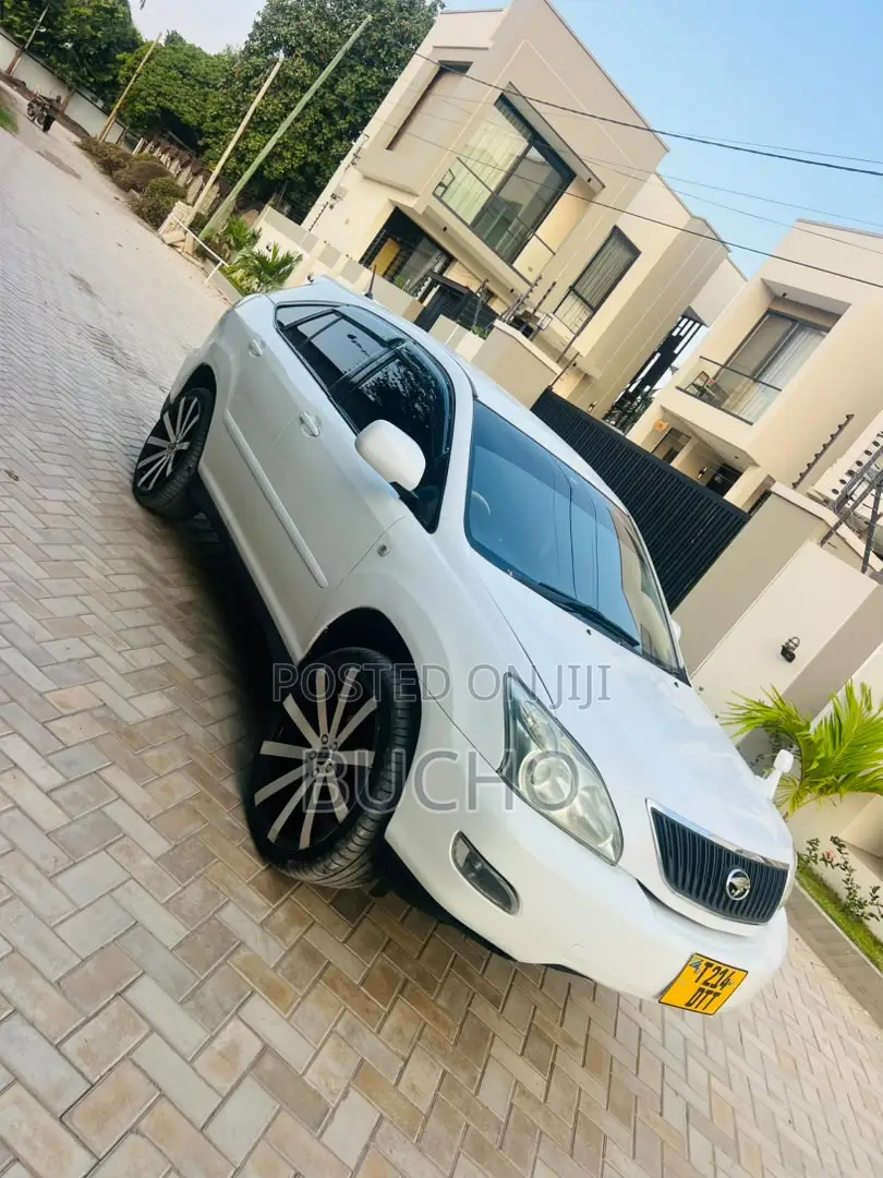 Toyota Harrier 2005 White