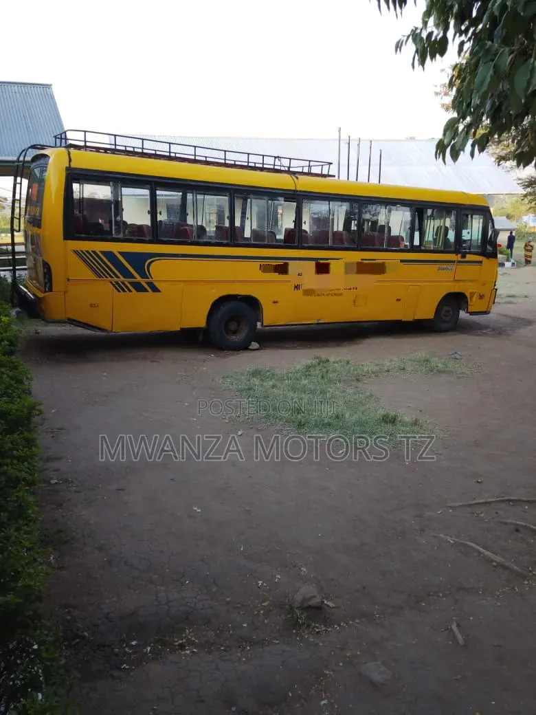 Tata LP 2008 Yellow
