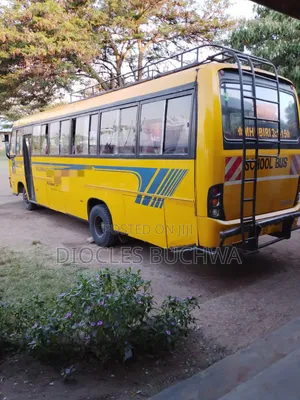 Tata Starbus Ultra Skool 2014 Yellow