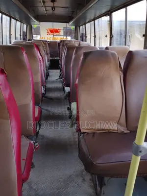 Tata Starbus Ultra Skool 2014 Yellow
