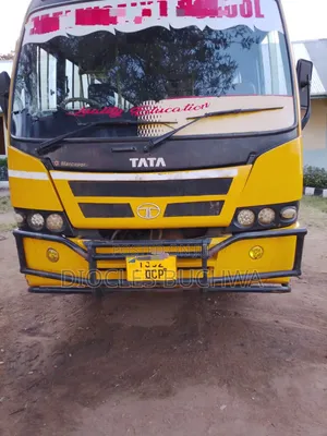 Tata Starbus Ultra Skool 2014 Yellow