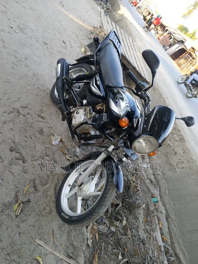 Bajaj Boxer 125 2025 Black