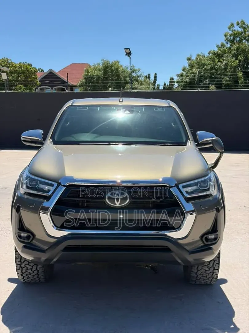 Toyota Hilux 2020 Gray