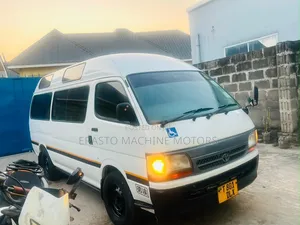 Toyota HiAce 2002 White