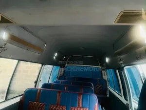 Toyota HiAce 2002 White