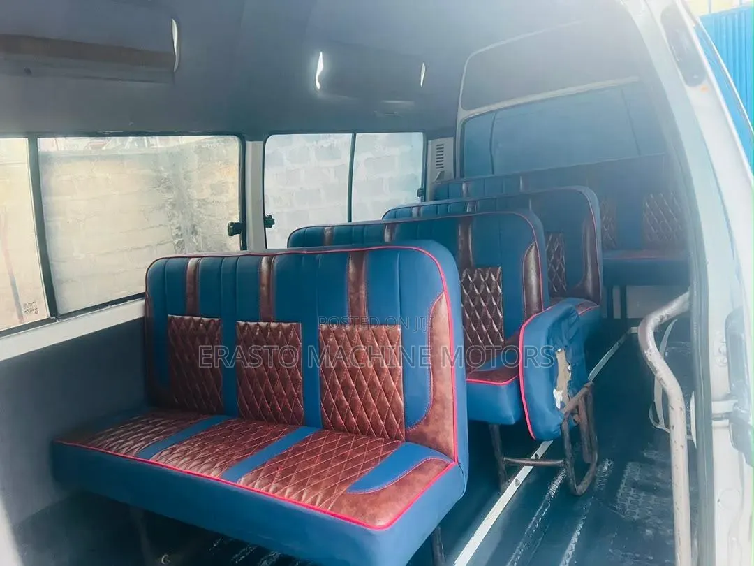 Toyota HiAce 2002 White