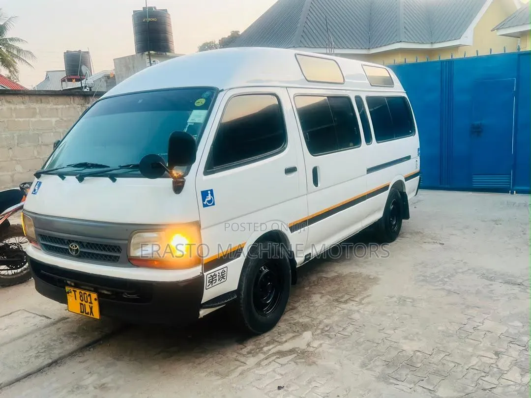 Toyota HiAce 2002 White