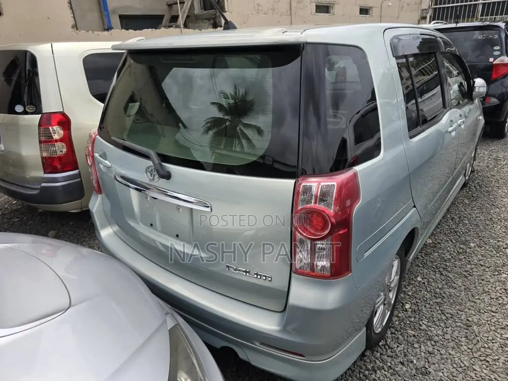 Toyota Raum 2010 Green