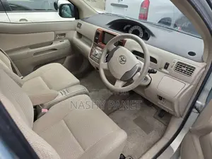 Toyota Raum 2010 Green
