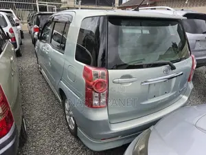Toyota Raum 2010 Green